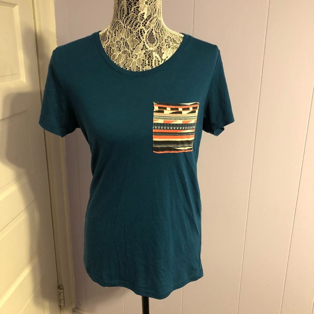 🙀 Teal tribal pocket T-shirt 🙀